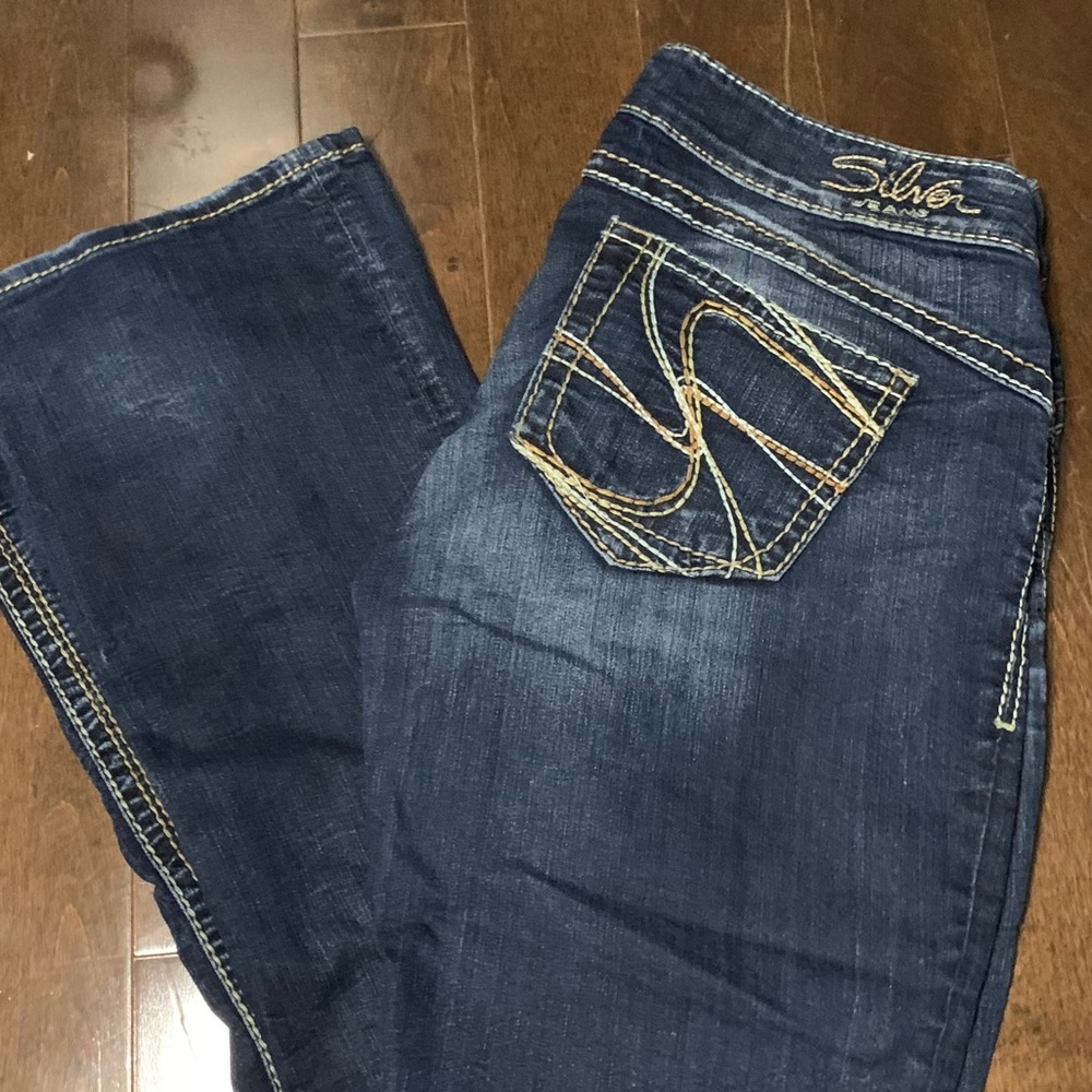 Silver Jeans - Picture 2 of 5
